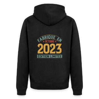 Fabriqué En Octobre 2023 Édition Limitée - Veste à capuche bio Premium Unisexe - noir - Dos - Nico (187cm)