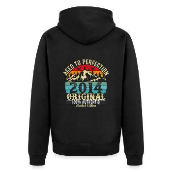 Perfekt gealtert 2014 Original - Unisex Premium Bio Zip Hoodie - Schwarz - Hinten - Nico (187cm)