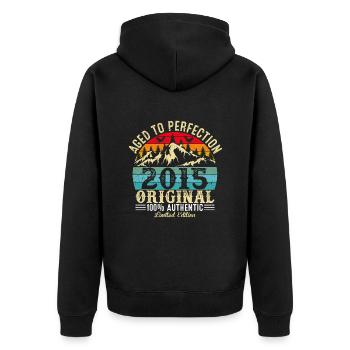 Perfekt gealtert 2015 Original - Unisex Premium Bio Zip Hoodie - Schwarz - Hinten - Nico (187cm)