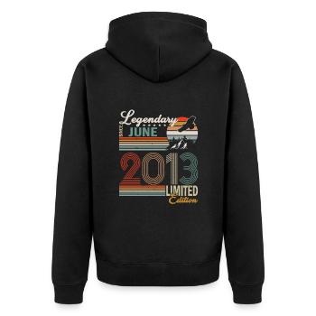 Juni 2013 Jubiläum Juni 2013 Juni - Unisex Premium Bio Zip Hoodie - Schwarz - Hinten - Nico (187cm)