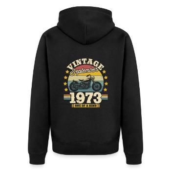 Geschenk Geburtstag September 1973 50 Jahre - Unisex Premium Bio Zip Hoodie - Schwarz - Hinten - Nico (187cm)