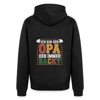 Ich bin der Opa der immer backt lustiger Opaspruch - Unisex Premium Bio Zip Hoodie - Schwarz - Hinten - Nico (187cm)