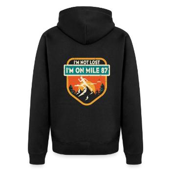 Ich bin nicht verloren, ich bin auf Meile 87 Marathon - Unisex Premium Bio Zip Hoodie - Schwarz - Hinten - Nico (187cm)