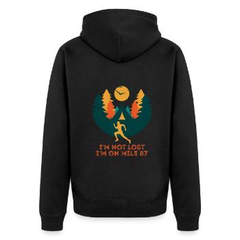 Ich bin nicht verloren, ich bin auf Meile 87 Marathon - Unisex Premium Bio Zip Hoodie - Schwarz - Hinten - Nico (187cm)