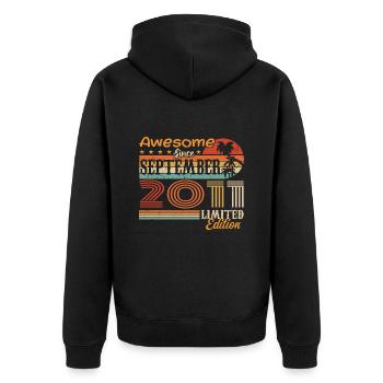 2011 September Vintage Geburtstagsgeschenk 2011 - Unisex Premium Bio Zip Hoodie - Schwarz - Hinten - Nico (187cm)