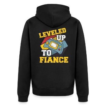 Leveled Up To Fiance - Ehe - Unisex Premium Bio Zip Hoodie - Schwarz - Hinten - Nico (187cm)