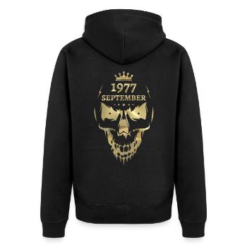 September 1977 Totenkopf Gold - Unisex Premium Bio Zip Hoodie - Schwarz - Hinten - Nico (187cm)