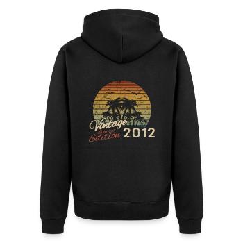 Jahrgang 2012 Geburtstagsgeschenk 2012 Retro 2012 - Unisex Premium Bio Zip Hoodie - Schwarz - Hinten - Nico (187cm)