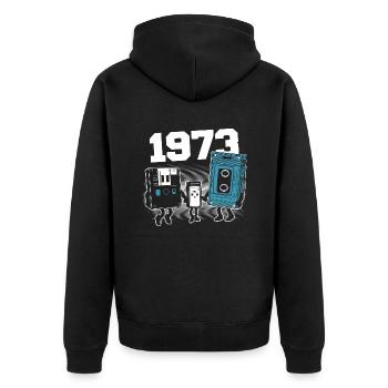 Vintage Born In 1973 Geburtstagsgeschenk 1973 - Unisex Premium Bio Zip Hoodie - Schwarz - Hinten - Nico (187cm)