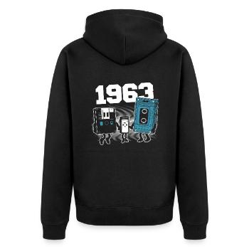 Vintage Born In 1963 Geburtstagsgeschenk 1963 - Unisex Premium Bio Zip Hoodie - Schwarz - Hinten - Nico (187cm)
