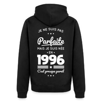 Née en 1996 – Pas parfaite mais presque - Veste à capuche bio Premium Unisexe - noir - Dos - Nico (187cm)