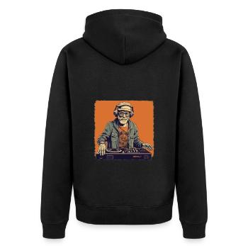 Cooler Bestager Mann als DJ Hipster mit Kappe - Unisex Premium Bio Zip Hoodie - Schwarz - Hinten - Nico (187cm)