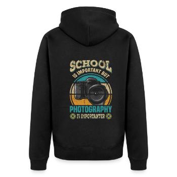 Schule ist wichtig, aber Fotografie ist wichtig - Unisex Premium Bio Zip Hoodie - Schwarz - Hinten - Nico (187cm)
