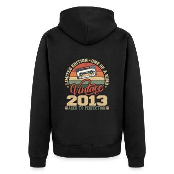 Jahrgang 2013 Retro Geburtstagsgeschenk 2013 - Unisex Premium Bio Zip Hoodie - Schwarz - Hinten - Nico (187cm)