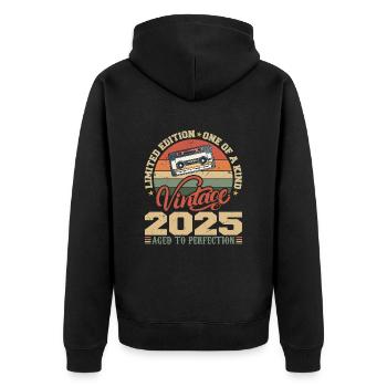 Jahrgang 2025 Retro Geburtstagsgeschenk 2025 - Unisex Premium Bio Zip Hoodie - Schwarz - Hinten - Nico (187cm)