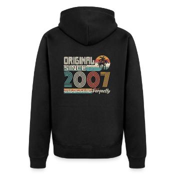 2007 Jubiläum 2007 geboren 2007 Jubiläum - Unisex Premium Bio Zip Hoodie - Schwarz - Hinten - Nico (187cm)