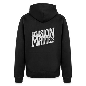 inclusion matters Logo Zitat - Unisex Premium Bio Zip Hoodie - Schwarz - Hinten - Nico (187cm)