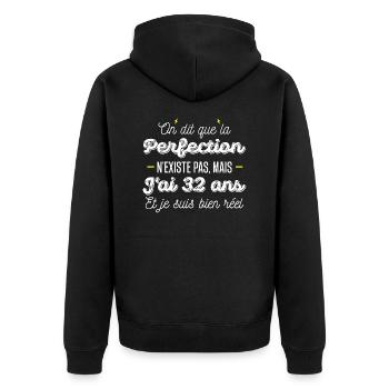 32 ans de perfection / humour anniversaire 32 ans - Veste à capuche bio Premium Unisexe - noir - Dos - Nico (187cm)