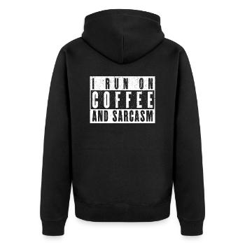 Kaffee Geschenk: I Run On Coffee And Sarcasm - Unisex Premium Bio Zip Hoodie - Schwarz - Hinten - Nico (187cm)