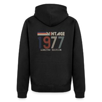 Jahrgang 1977 Jubiläumsgeschenk - Jahrgang 1977 - Unisex Premium Bio Zip Hoodie - Schwarz - Hinten - Nico (187cm)
