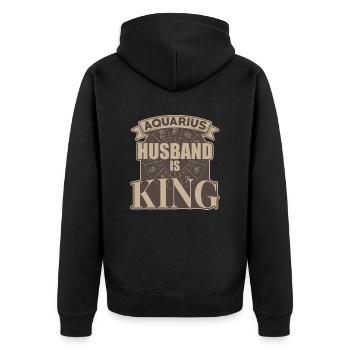 Wassermann Ehemann Ist König - Unisex Premium Bio Zip Hoodie - Schwarz - Hinten - Nico (187cm)