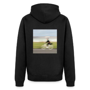 Radfahrerin in Bewegung auf einer geraden Asphaltstraße - Unisex Premium Bio Zip Hoodie - Schwarz - Hinten - Nico (187cm)