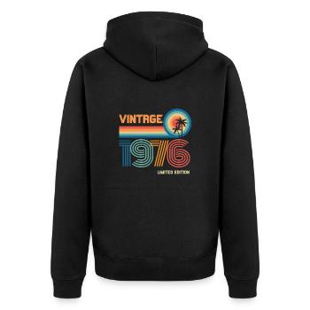 Jahrgang 1976 limitierte Auflage - Unisex Premium Bio Zip Hoodie - Schwarz - Hinten - Nico (187cm)