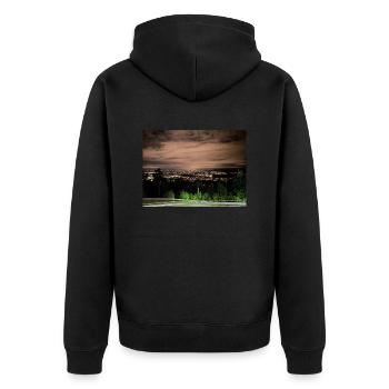 Oslo bei Nacht - Unisex Premium Bio Zip Hoodie - Schwarz - Hinten - Nico (187cm)