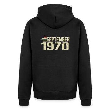 September 1970 Vintage Geschenkidee September 1970 - Unisex Premium Bio Zip Hoodie - Schwarz - Hinten - Nico (187cm)