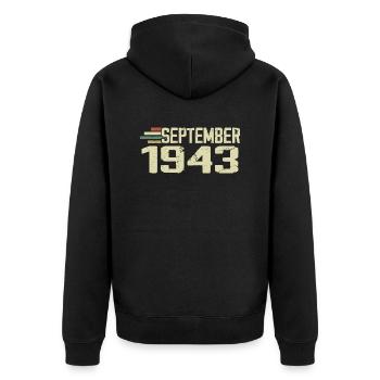 Septembre 1943 Idée cadeau vintage Septembre 1943 - Veste à capuche bio Premium Unisexe - noir - Dos - Nico (187cm)