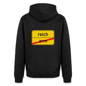 Ortsschild arm - reich - Unisex Premium Bio Zip Hoodie - Schwarz - Hinten - Nico (187cm)