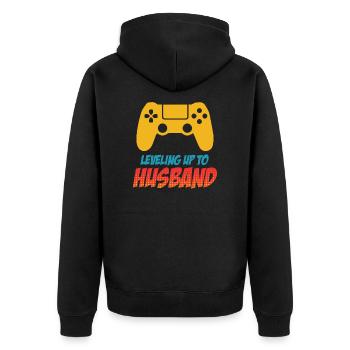 Hochzeitsgeschenk Leveling up to Husband Männer - Unisex Premium Bio Zip Hoodie - Schwarz - Hinten - Nico (187cm)