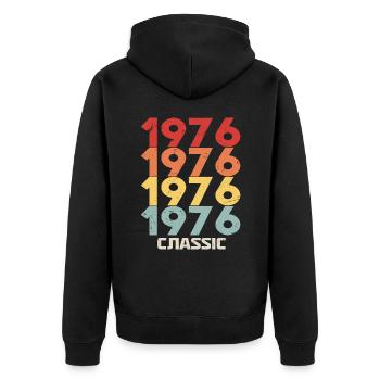 1976 Jubiläum im klassischen Vintage-Stil 1976 - Unisex Premium Bio Zip Hoodie - Schwarz - Hinten - Nico (187cm)