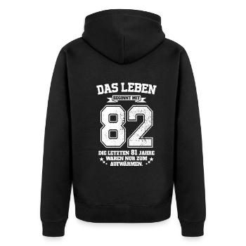 82. Geburtstag Geschenk Das Leben Beginnt Mit 82 - Unisex Premium Bio Zip Hoodie - Schwarz - Hinten - Nico (187cm)