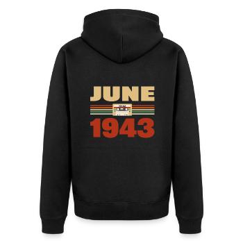 80. Geburtstag Juni Jahrgang 1943 Geschenkidee - Unisex Premium Bio Zip Hoodie - Schwarz - Hinten - Nico (187cm)