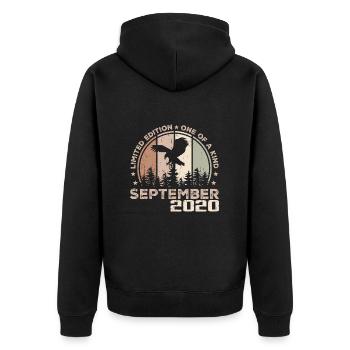 Unvergleichlich seit September 2020 4 Jubiläum - Unisex Premium Bio Zip Hoodie - Schwarz - Hinten - Nico (187cm)