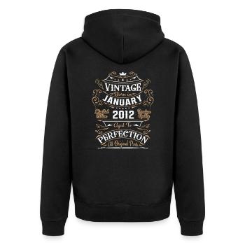 Jahrgang Januar 2012, Retro Geburtstagsgeschenk - Unisex Premium Bio Zip Hoodie - Schwarz - Hinten - Nico (187cm)