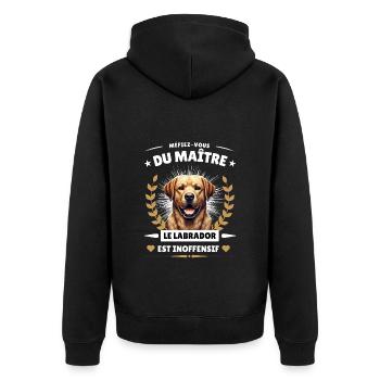 Vorsicht vor dem Herrchen, der Labrador ist harmlos! - Unisex Premium Bio Zip Hoodie - Schwarz - Hinten - Nico (187cm)