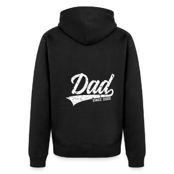 PAPA SEIT 2022 DAD SINCE 2022 - Unisex Premium Bio Zip Hoodie - Schwarz - Hinten - Nico (187cm)