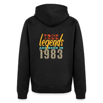 Die True Legends wurden 1983 geboren. Jahr 2025. - Unisex Premium Bio Zip Hoodie - Schwarz - Hinten - Nico (187cm)