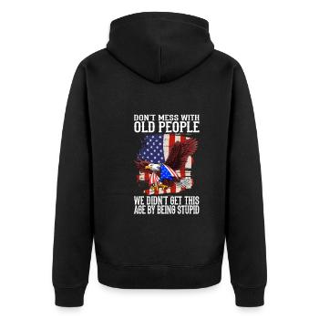 ne plaisante pas avec les personnes âgées - Drôles de dictons - Veste à capuche bio Premium Unisexe - noir - Dos - Nico (187cm)