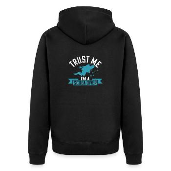 Vertrau mir, ich bin ein Taucher - Unisex Premium Bio Zip Hoodie - Schwarz - Hinten - Nico (187cm)