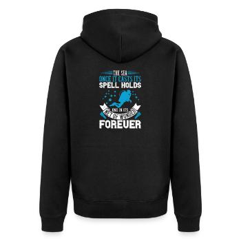 Das Meer, sobald es seinen Zauber ausspricht, hält einen in - Unisex Premium Bio Zip Hoodie - Schwarz - Hinten - Nico (187cm)