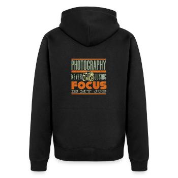 Photographe Photographie Never Losign Focus - Veste à capuche bio Premium Unisexe - noir - Dos - Nico (187cm)