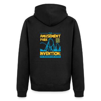 DIE VERGNÜGUNGSPARK-ERFINDUNG DAS MUSEUM UNSER SCHLIMMSTES - Unisex Premium Bio Zip Hoodie - Schwarz - Hinten - Nico (187cm)