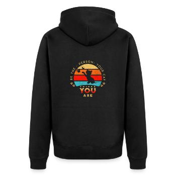 Sei die Person, für die dich Deine Katze hält - Unisex Premium Bio Zip Hoodie - Schwarz - Hinten - Nico (187cm)