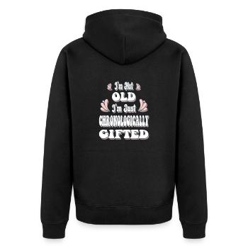 Ich bin nicht alt, ich bin nur chronologisch begabt - Unisex Premium Bio Zip Hoodie - Schwarz - Hinten - Nico (187cm)