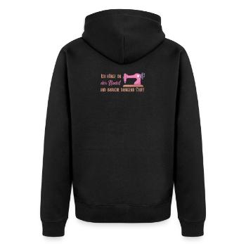 Ich hänge an der Nadel und brauche dringend Stoff - Unisex Premium Bio Zip Hoodie - Schwarz - Hinten - Nico (187cm)