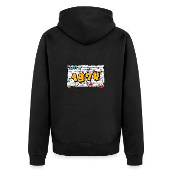Street Legend 1974 Graffiti – 51 Jahre Bold - Unisex Premium Bio Zip Hoodie - Schwarz - Hinten - Nico (187cm)