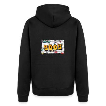 Graffiti Vibes seit 2005 – 20 Jahre Urban Edge - Unisex Premium Bio Zip Hoodie - Schwarz - Hinten - Nico (187cm)